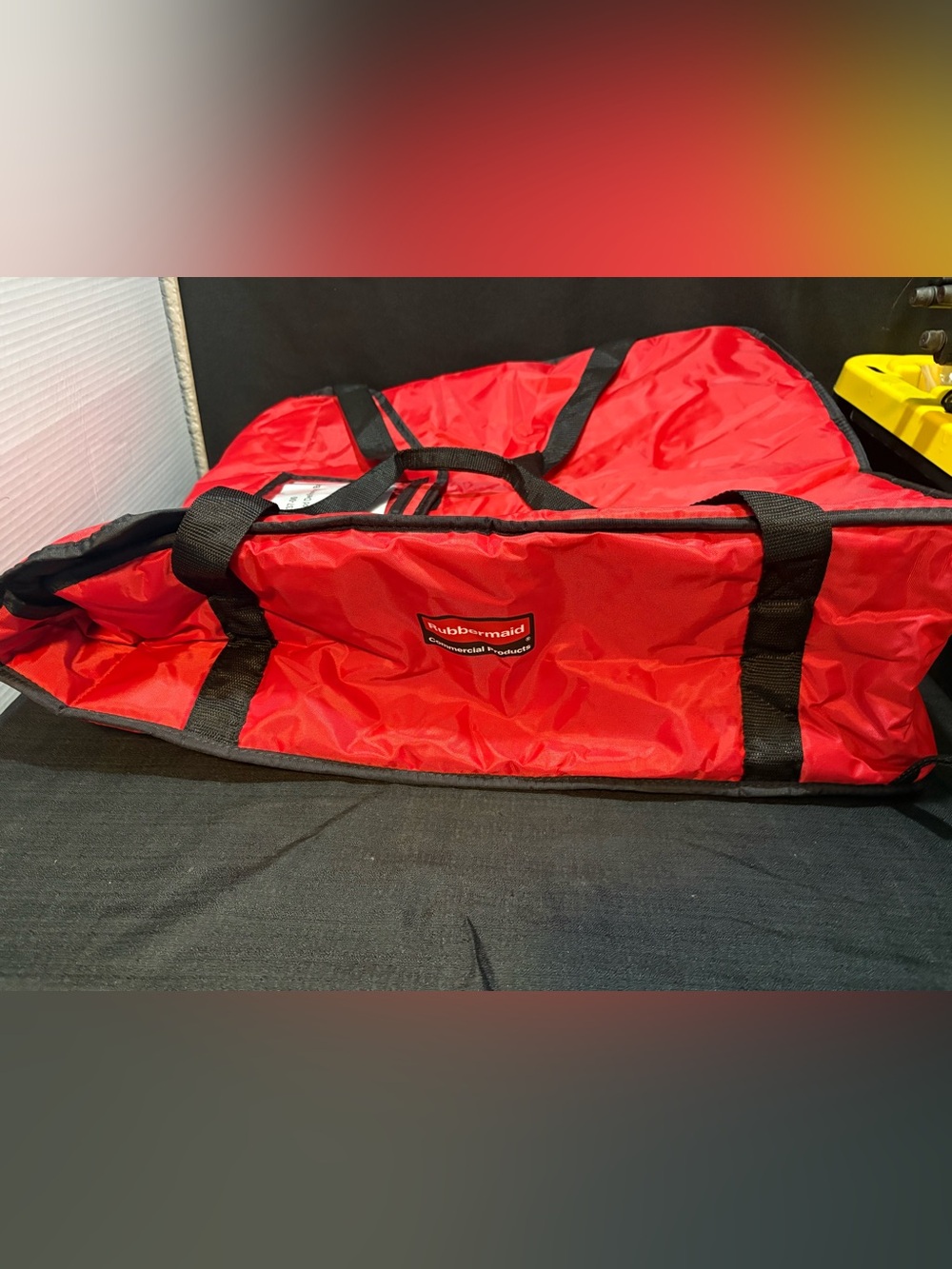 Rubbermaid Commercial ProServe Insulated Food / Pizza Delivery Bag 20.5”x8.5”x22